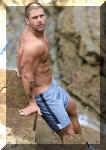 aaron012.jpg (108221 octets)