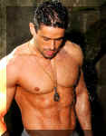 adrianfernandes062.jpg (83337 octets)