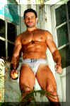 adrianfernandes069.jpg (80884 octets)