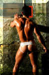 adrianfernandes087.jpg (91174 octets)