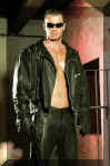adriano021.jpg (75711 octets)