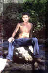 emiliosands19.jpg (113683 octets)