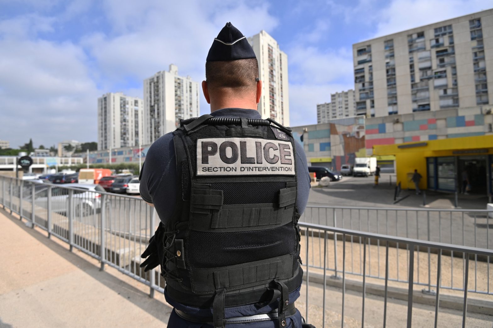 Nîmes : un homme tué par balles sous les yeux de son fils de 8 ans